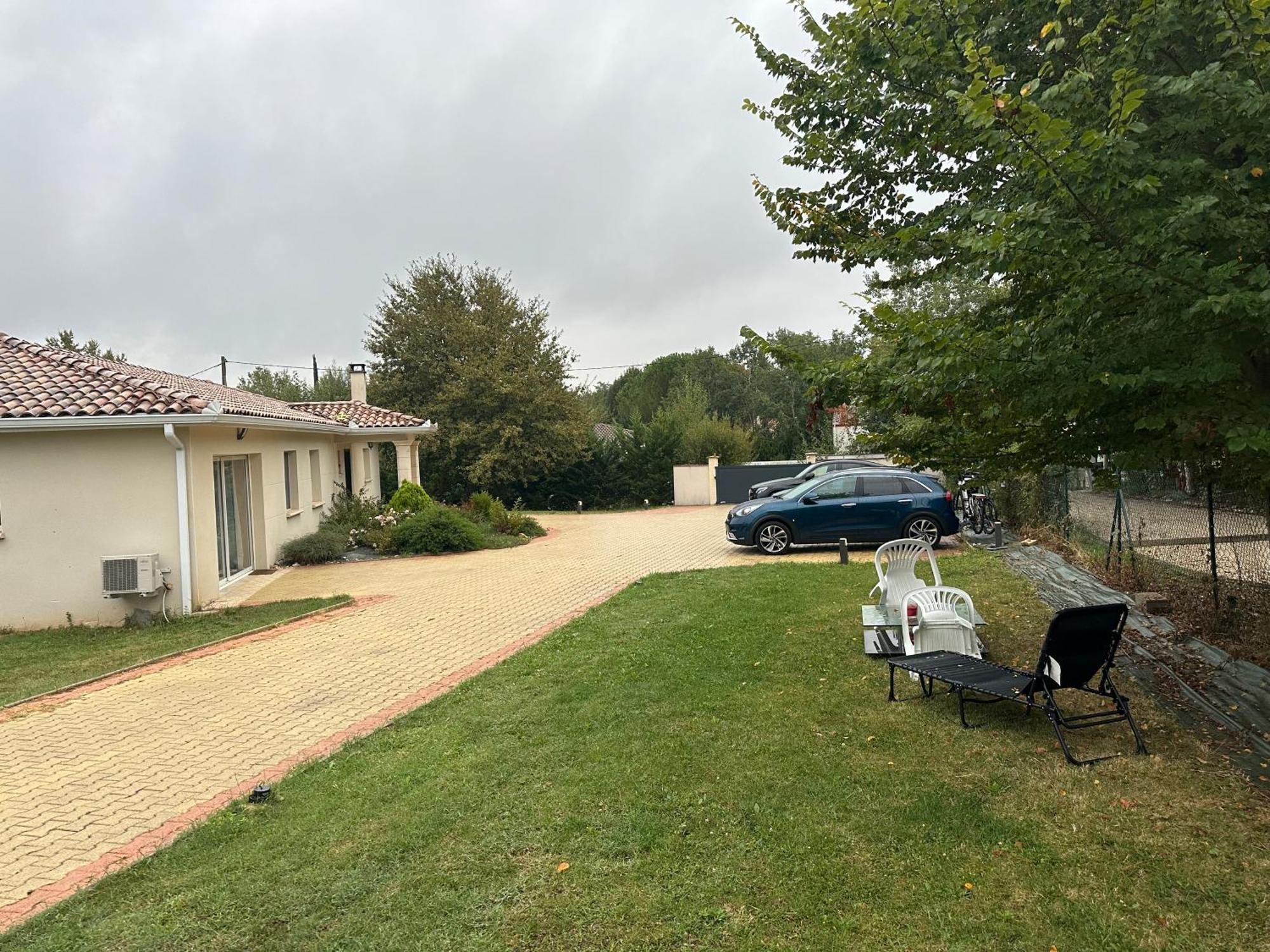 Appartement Prive Dans Villa Montauban Exteriör bild